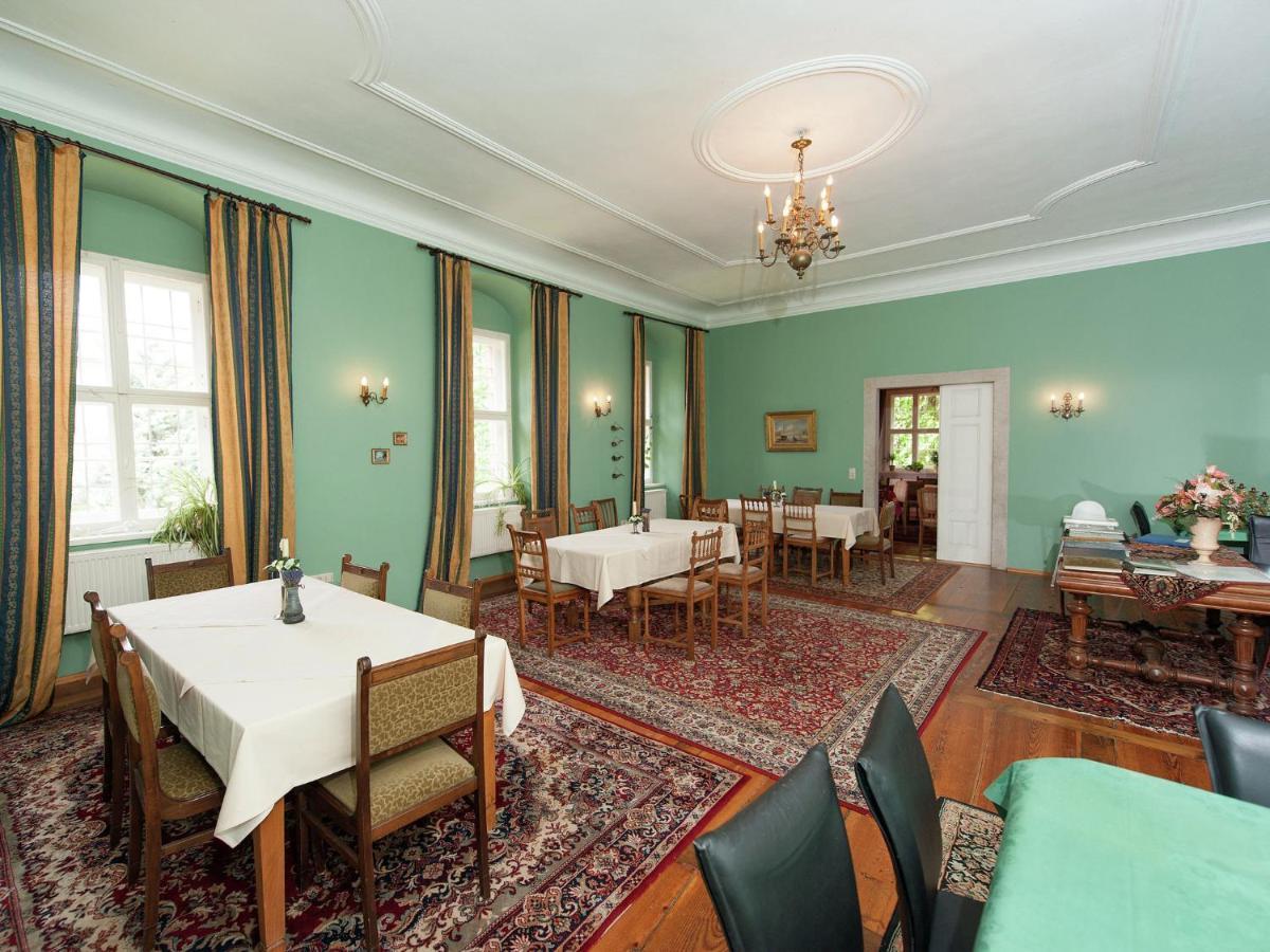 Vintage Apartment in Arzberg Triestewitz with Terrace Exterior foto