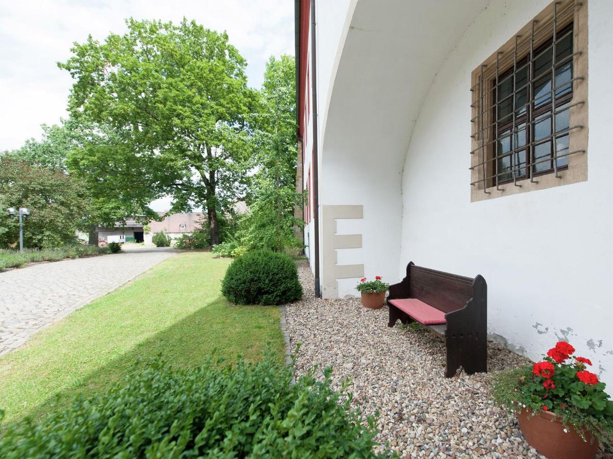Vintage Apartment in Arzberg Triestewitz with Terrace Exterior foto