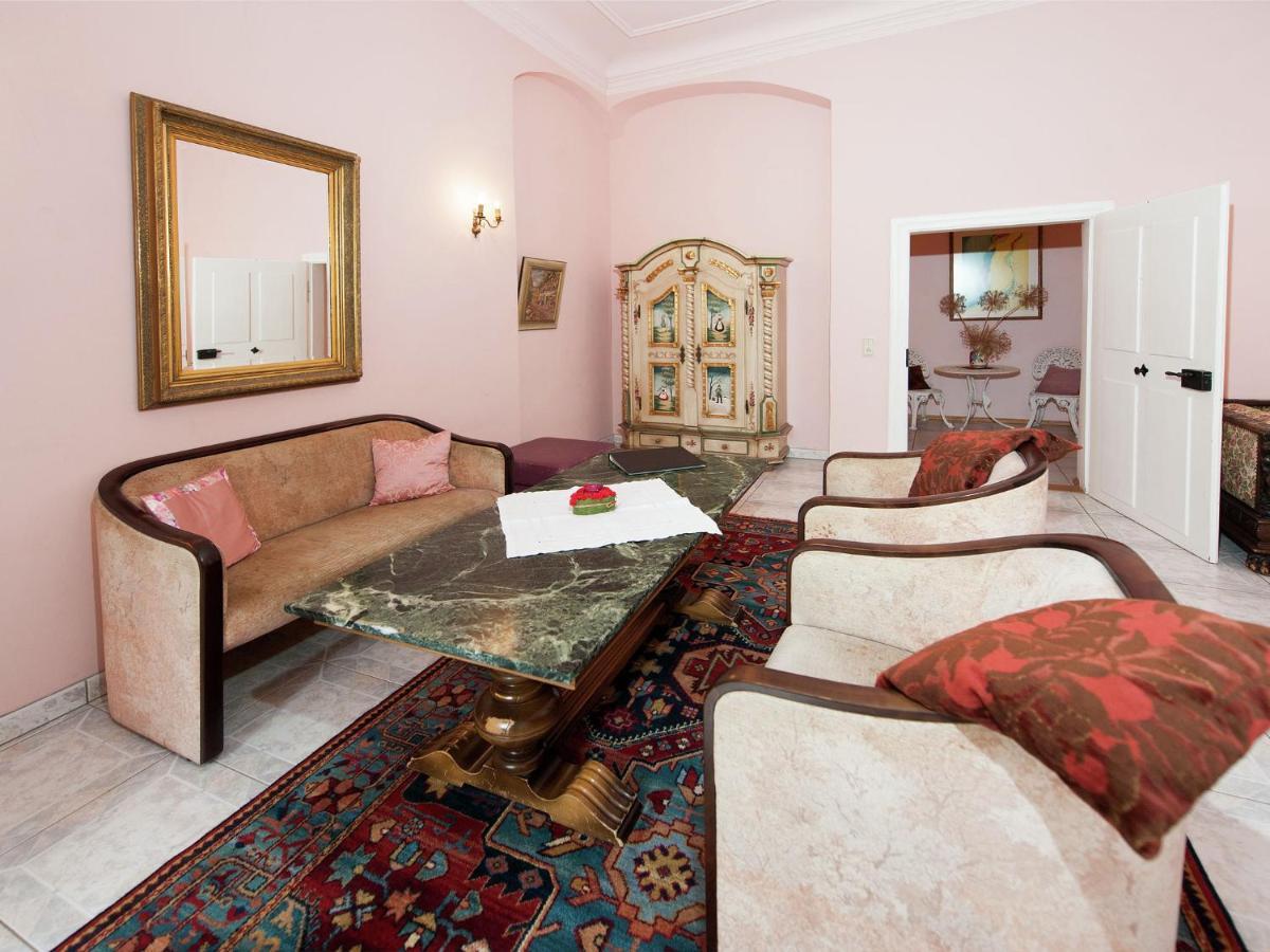 Vintage Apartment in Arzberg Triestewitz with Terrace Exterior foto