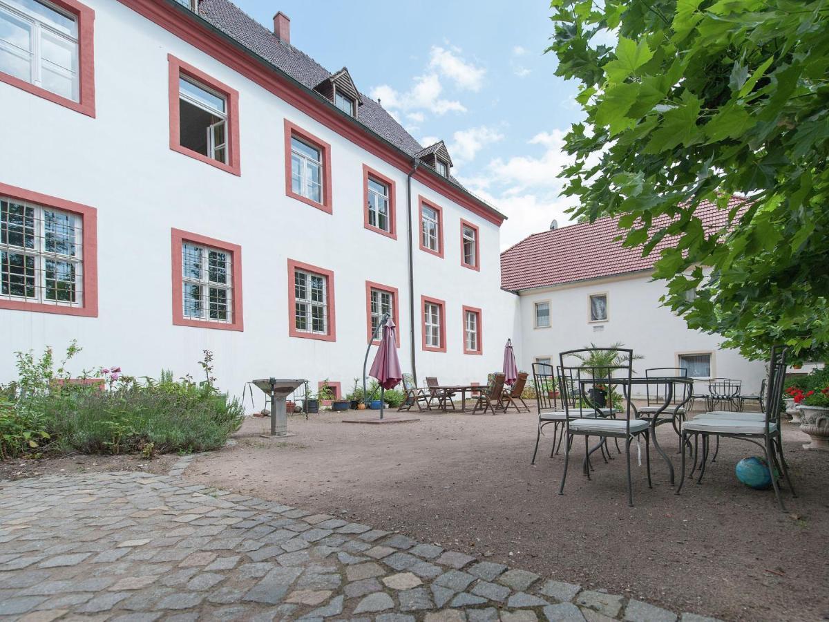Vintage Apartment in Arzberg Triestewitz with Terrace Exterior foto