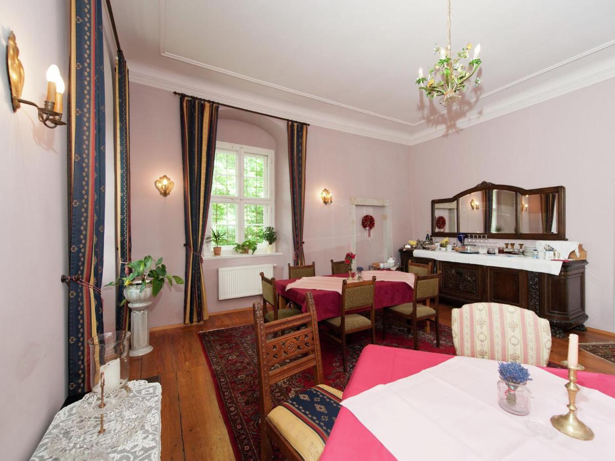 Vintage Apartment in Arzberg Triestewitz with Terrace Exterior foto