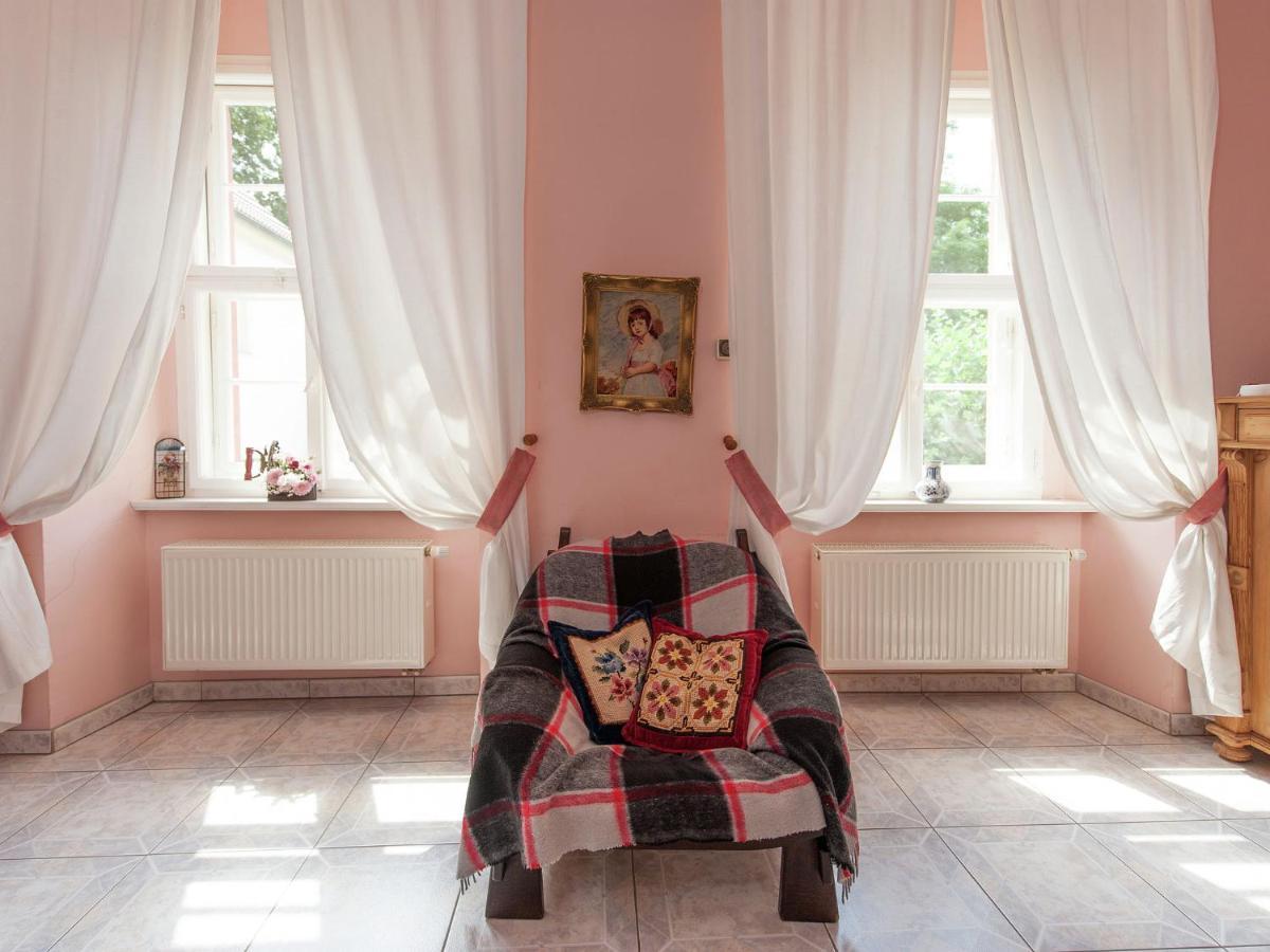 Vintage Apartment in Arzberg Triestewitz with Terrace Exterior foto