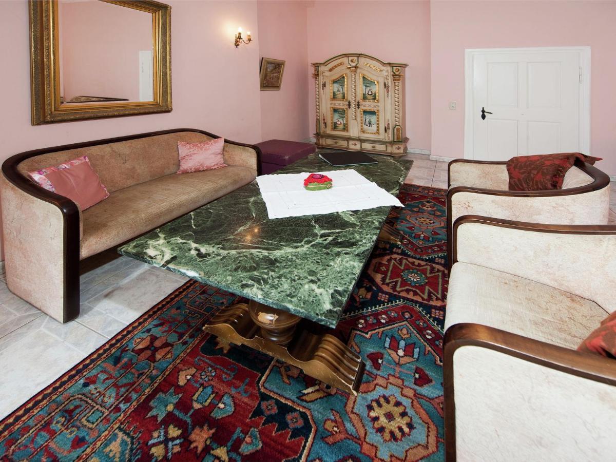 Vintage Apartment in Arzberg Triestewitz with Terrace Exterior foto