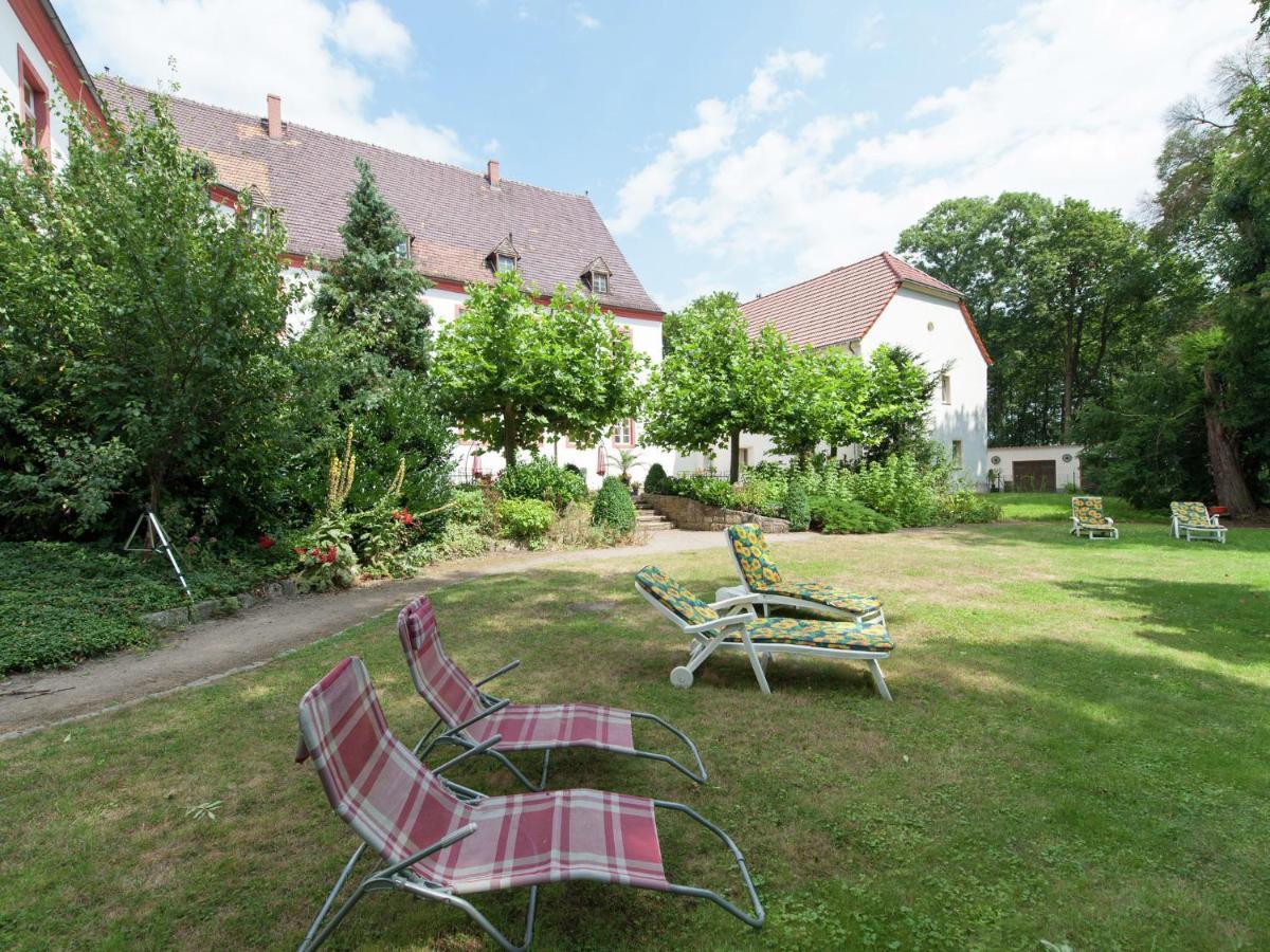 Vintage Apartment in Arzberg Triestewitz with Terrace Exterior foto